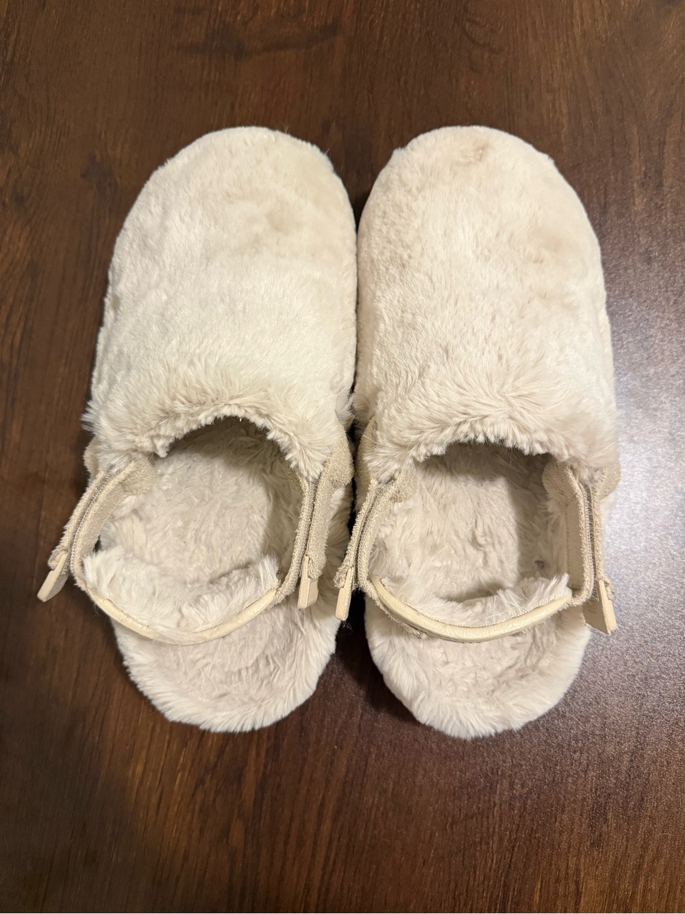 Nike Women’s Calm SE Mules in Cream